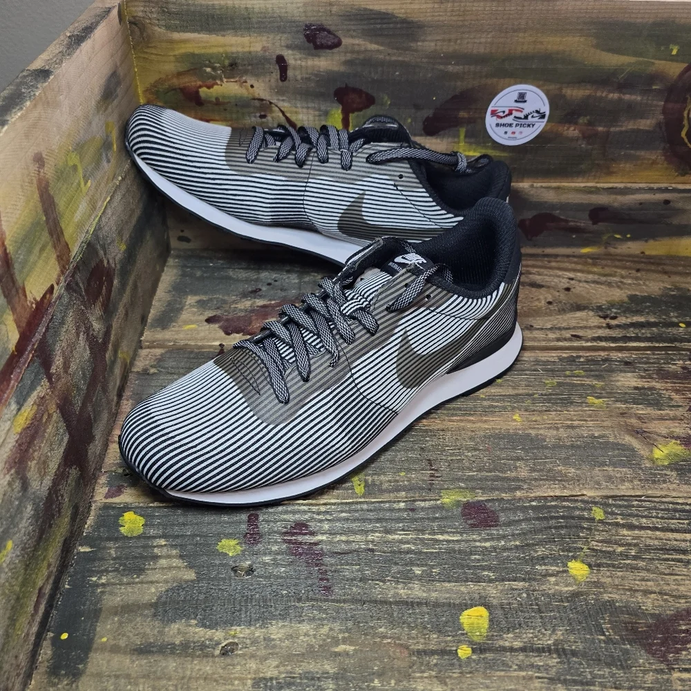 Nike Internationalist KJCRD Jacquard M QS Running Shoes Mens Sz 9.5‎ Black/White